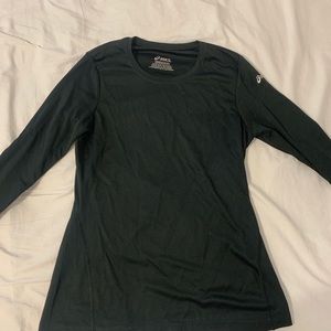 Lightweight athletic long sleeve